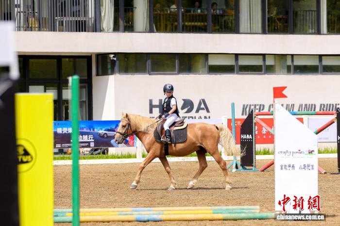 两岸青少年在福州“骑”