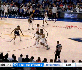 伦纳德复出单节12分率队领先18分 快船却遭逆转引