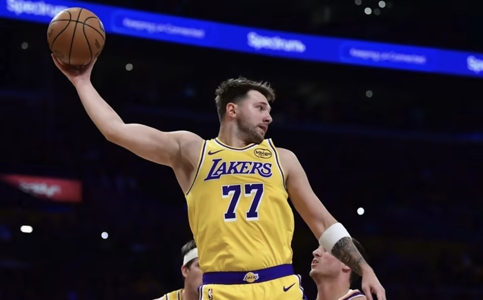 东契奇600分超越科比成湖人队史单月得分王