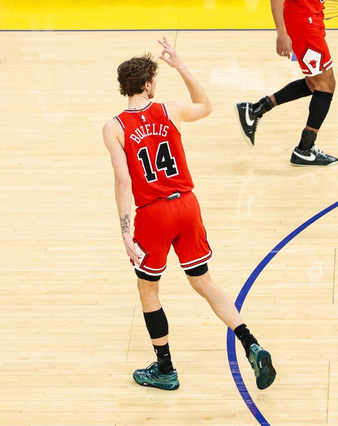 芝加哥公牛加时逆转勇士 布泽利斯41分创队史纪